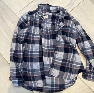 American Eagle Women's Plaid Flannel Small